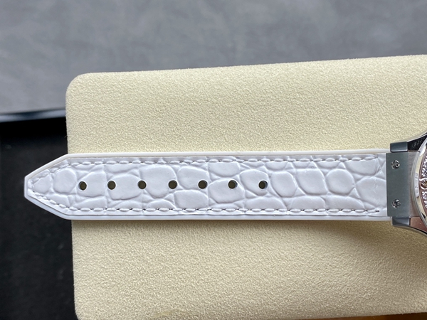 ウブロコピー時計着用イメージ